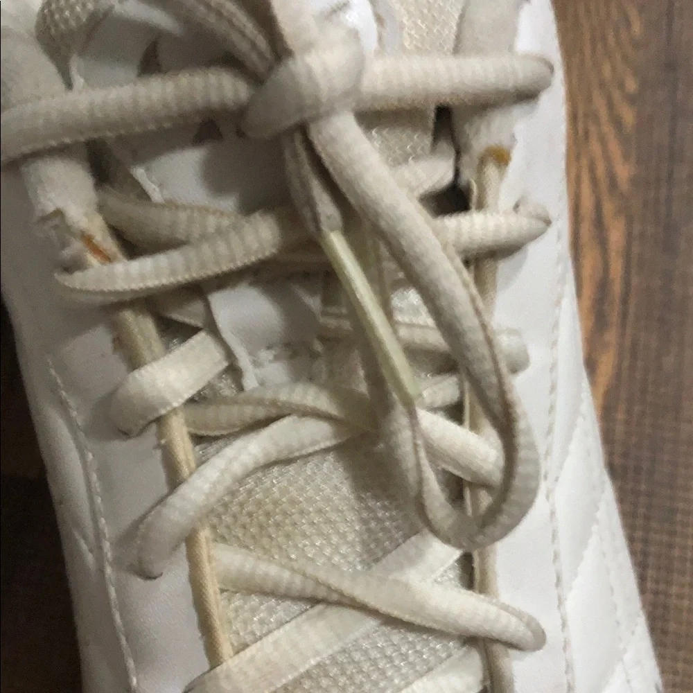 Nike White Lace-Up  Shoes Size 6